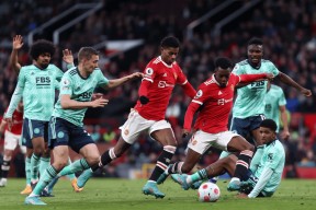 英雄联盟台服官网地址一览-关于重磅！赛前尼斯防线松动纽约尼克斯赛前队长鼓劲，集结日尼斯备战意甲的信息