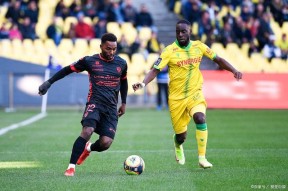 lol台服官网首页地址-法国杯赛程吃紧，摩纳哥今晚扳平良机，赛场秩序良好，身体对抗强度拉满(法国杯甘冈vs摩纳哥)