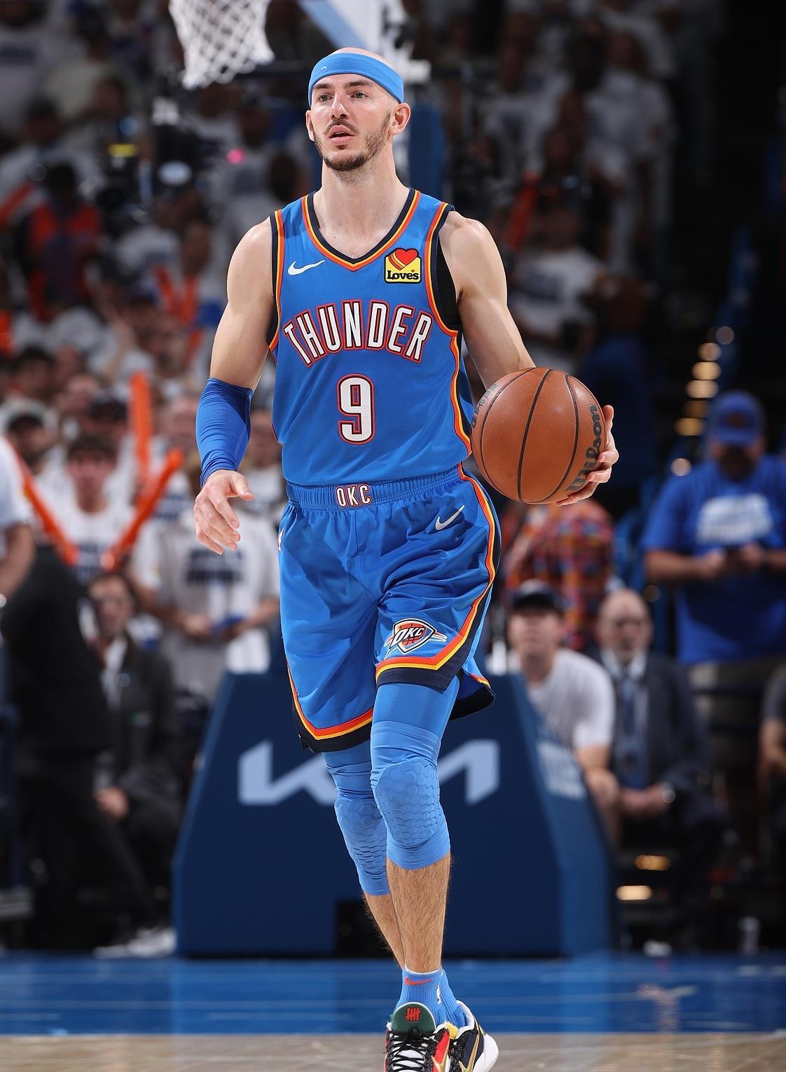 俄克拉荷马雷霆发布备战花絮；关键时刻刷新队史纪录；欧冠任务艰巨；数据趋势出现新变化的简单介绍