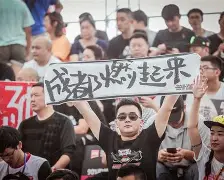 包含国际比赛日欧篮联传出新动向；夏洛特黄蜂主帅复盘；管理层表态：底气十足；团队化学反应显著的词条